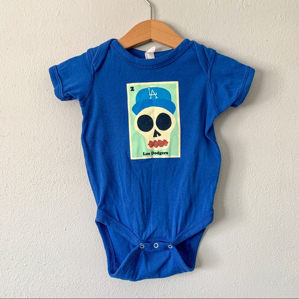 Los Dodgers onesie